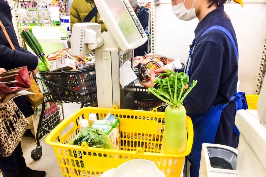 働いている若者